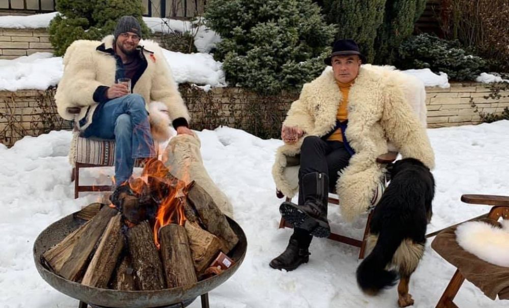 Rareș Bogdan, într-o postură SURPRINZĂTOARE, cu un mesaj pentru membrii Fan grup RB