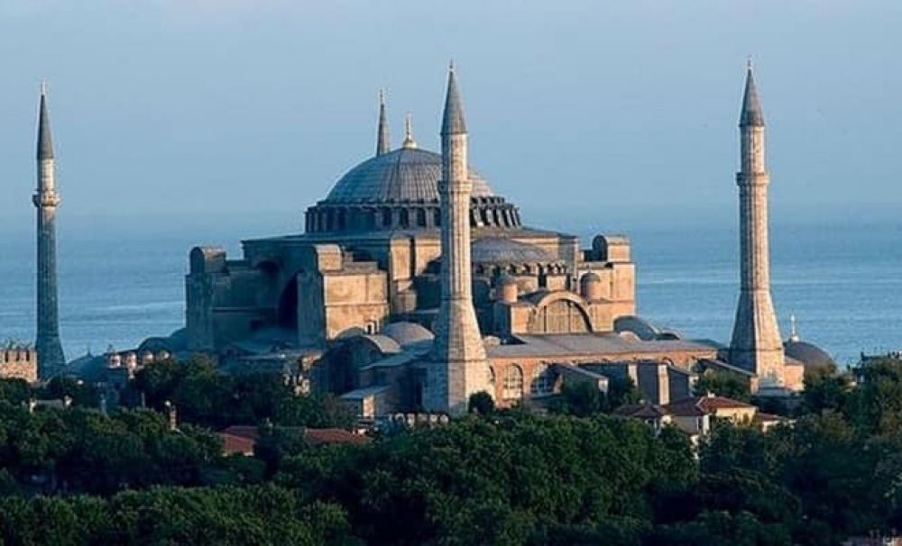 Rareș Bogdan: Transformarea Sfintei Sofia în moschee este o ofensă