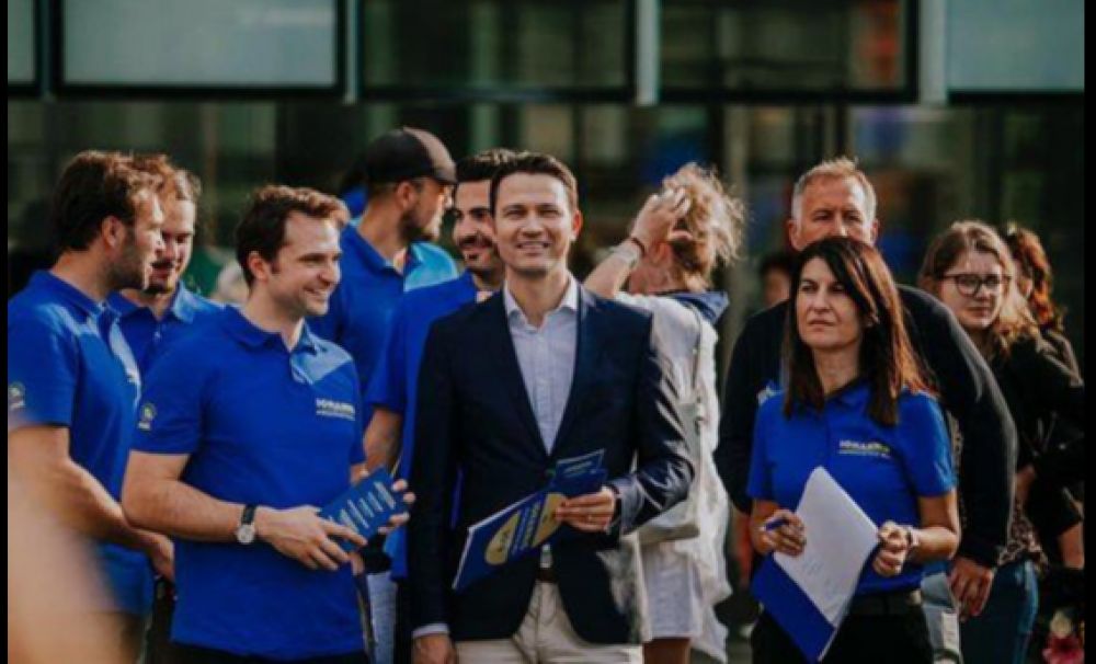 Robert Sighiartău: Pentru Klaus Iohannis au semnat cei mai mulţi români - peste 2.200.000 de semnături