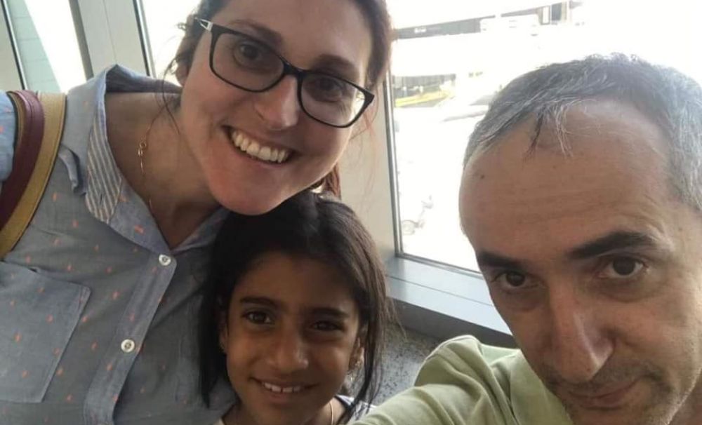 Sorina şi părinţii adoptivi au ajuns în America