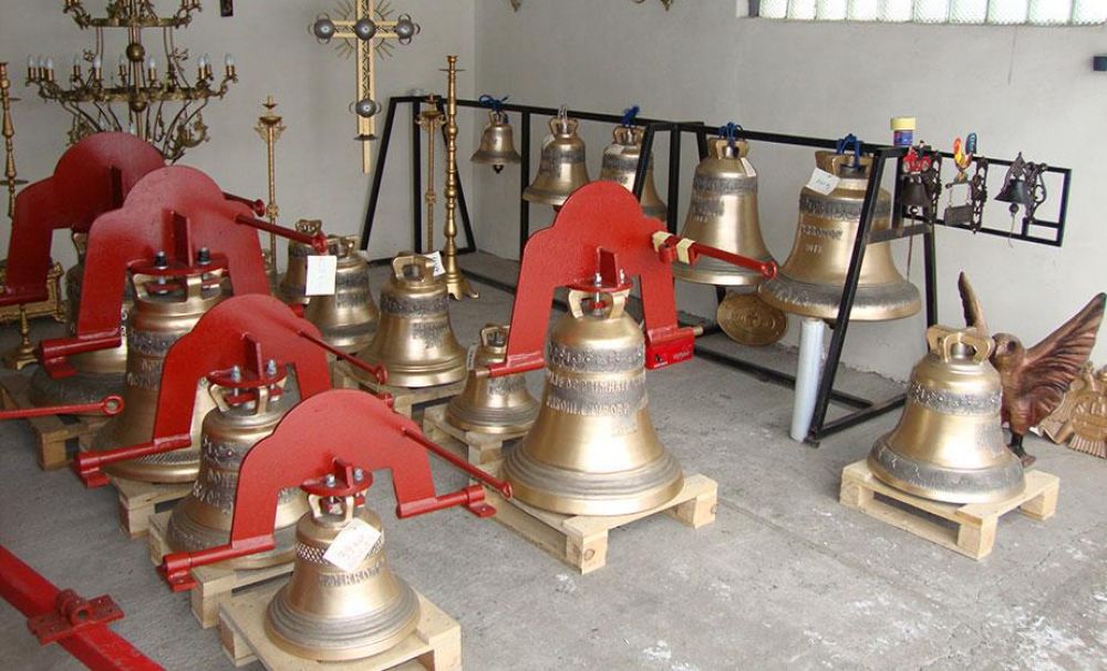 Turnătoria de clopote din Vâlcea.  Clopotele ajung în  Serbia, Germania, Taiwan sau Slovenia