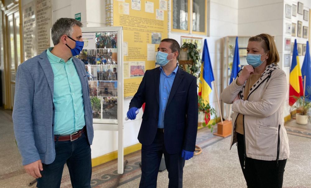 Viceprimarul Daniel Cîrjan și consilierii liberali, măsuri pentru sănătatea elevilor și personalului din școlile severinene