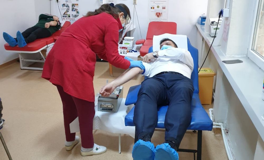 Vindecat de Coronavirus, prefectul de Olt a donat pentru a doua oară sânge celor aflați în suferință