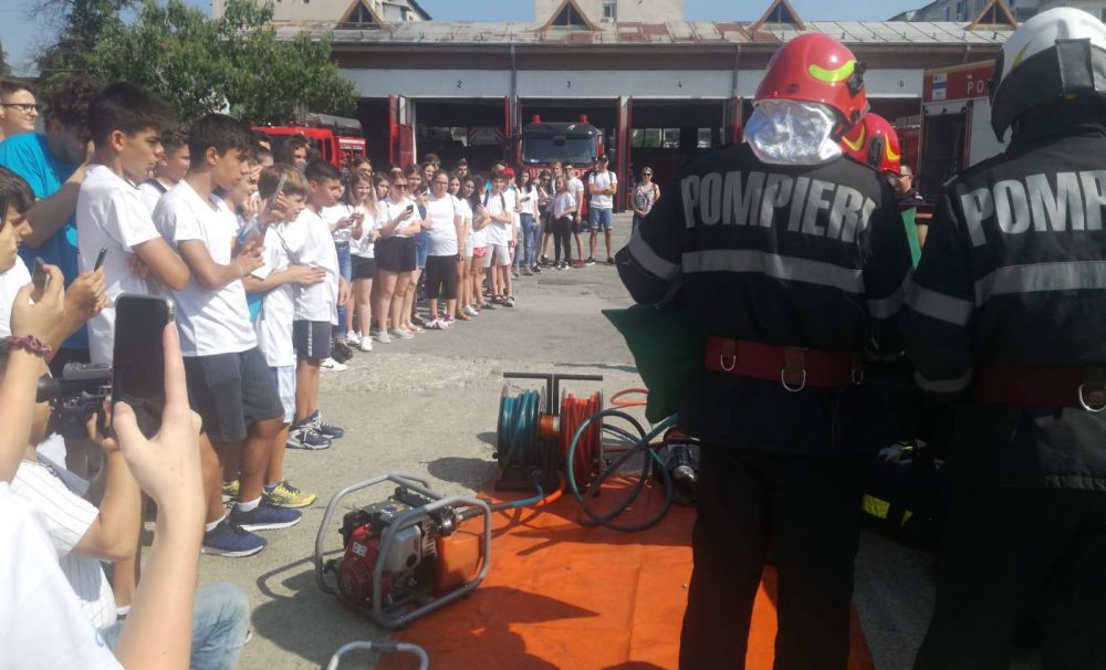 Ziua porţilor deschise la ISU Mehedinţi